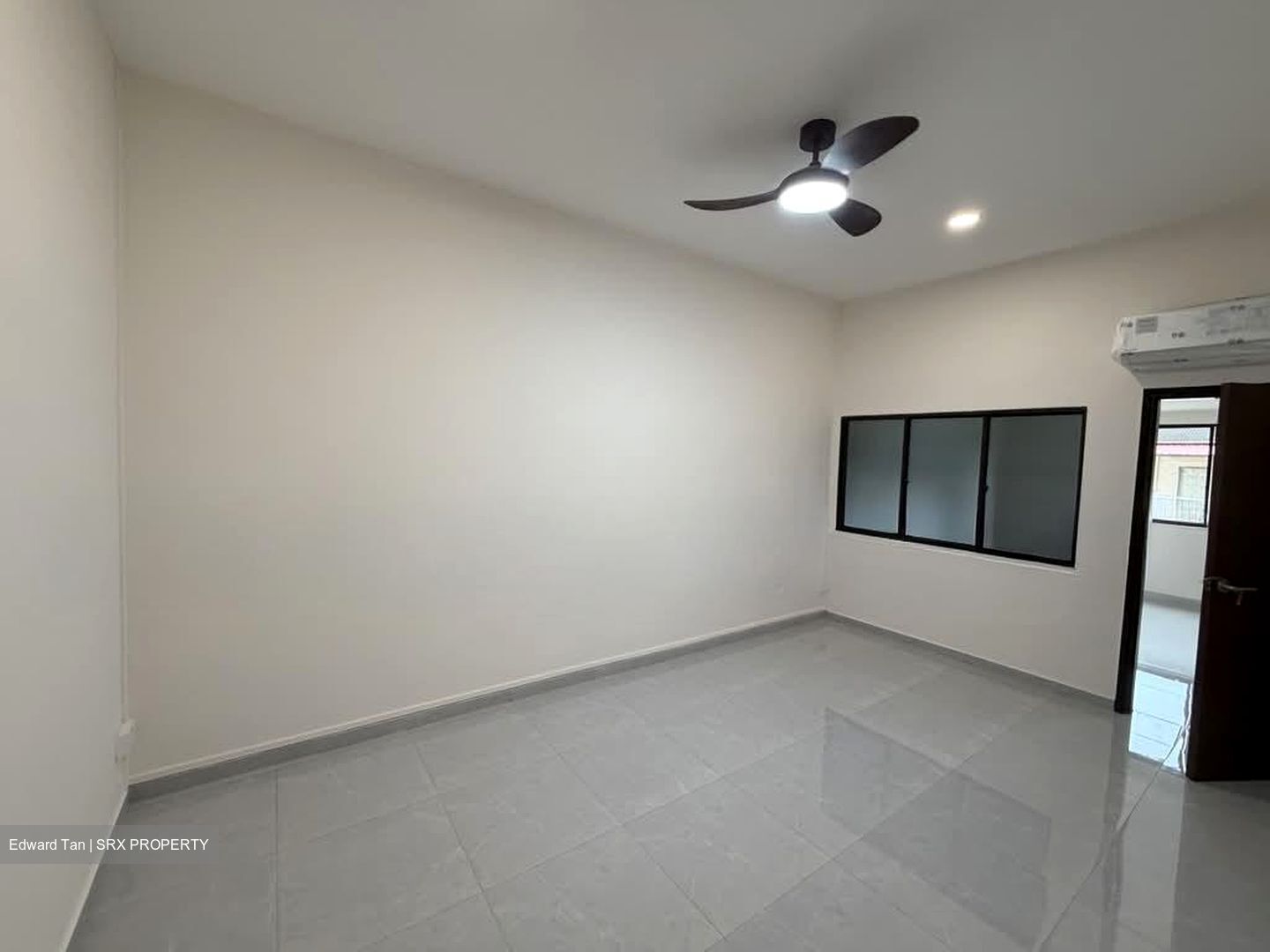 Raya Garden (D19), Terrace #566368151